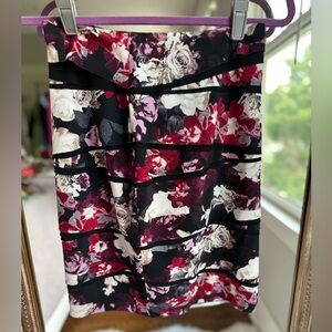 White House Black Market Floral Tiered Pencil Skirt Size 0